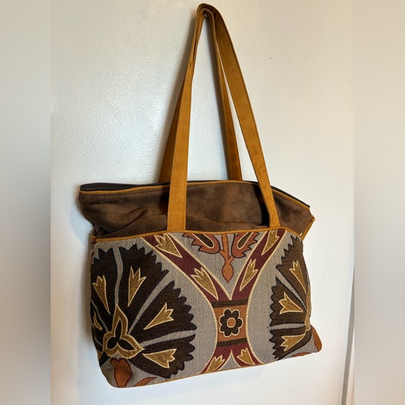 Atenti Artisan Floral Boho Western Brown and Tan Tapestry Bag - Picture 2 of 4